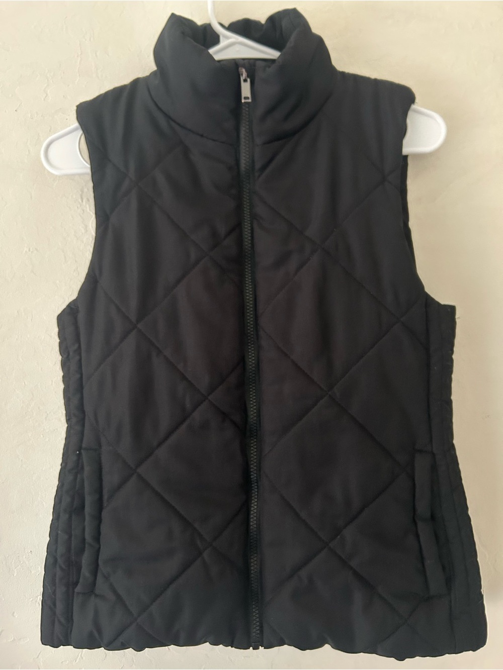 New York & Company Black Quilted Stand-Collar Puffer Vest